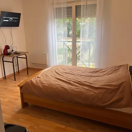 شقة Studio Proche Gare Avec Parking Prive N°21 *